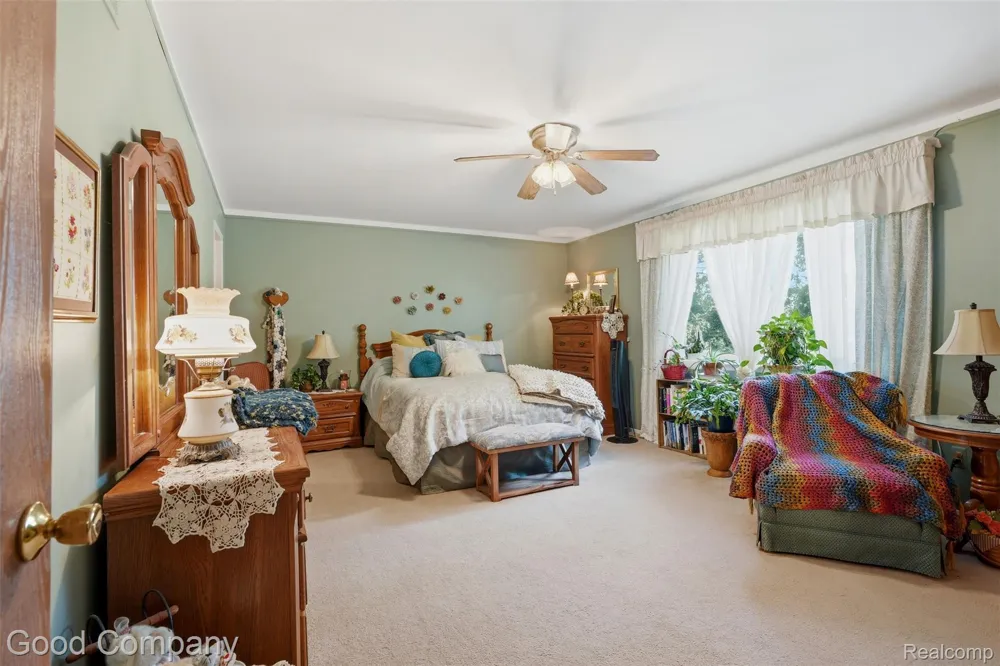 38630 Meeting House Lane Livonia City, MI 48154