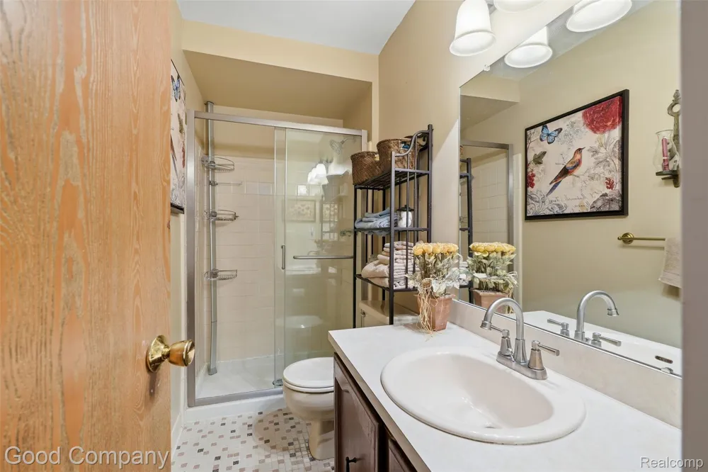 38630 Meeting House Lane Livonia City, MI 48154
