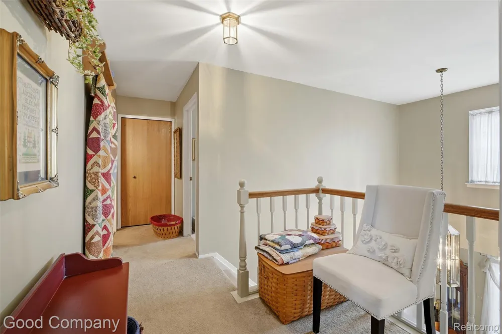 38630 Meeting House Lane Livonia City, MI 48154