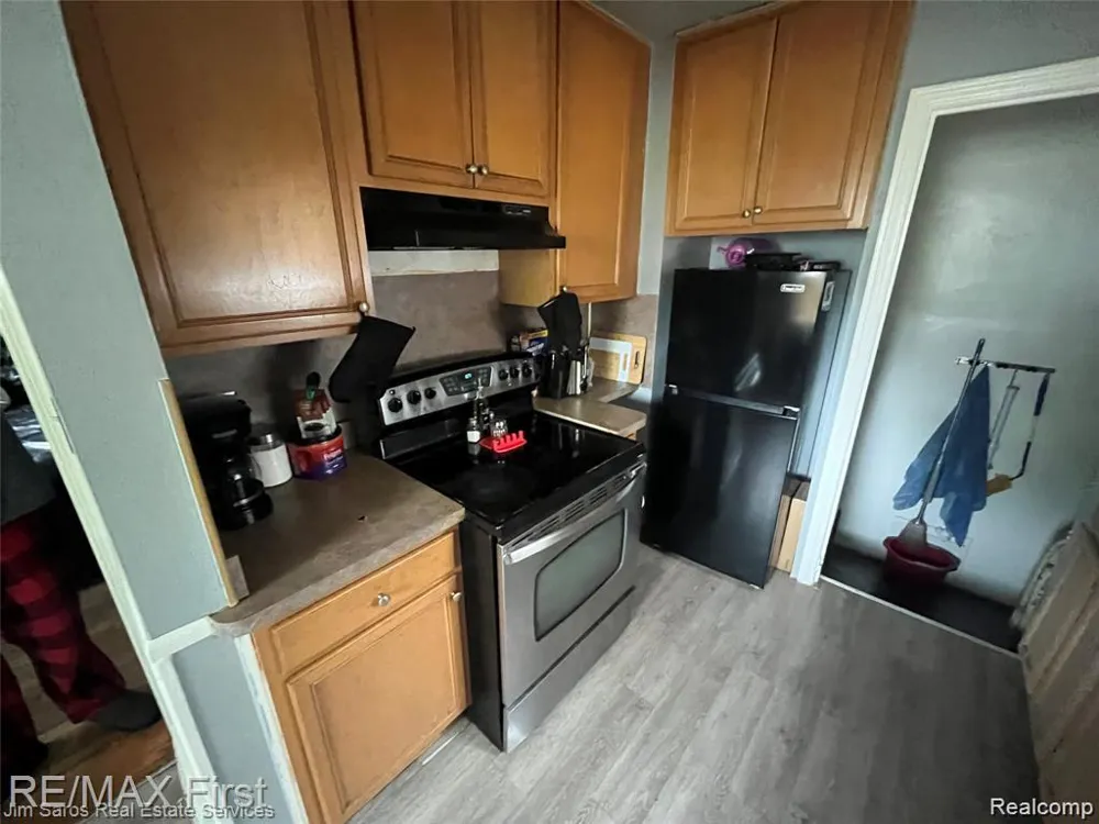 8810 Farmbrook Street Detroit City, MI 48224