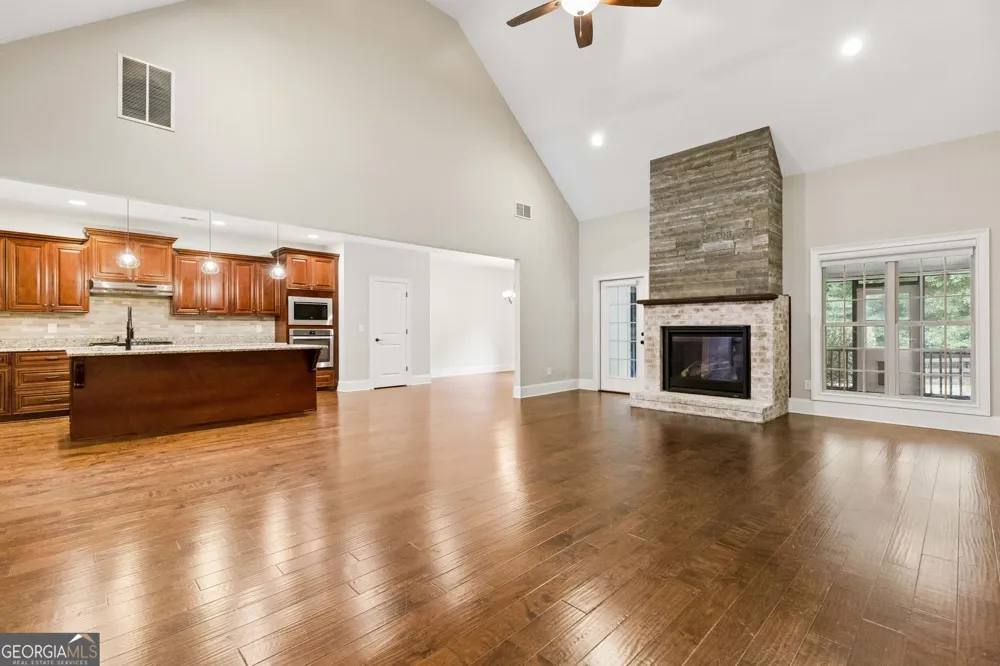 1031 Greenwood CIR Madison, GA 30650