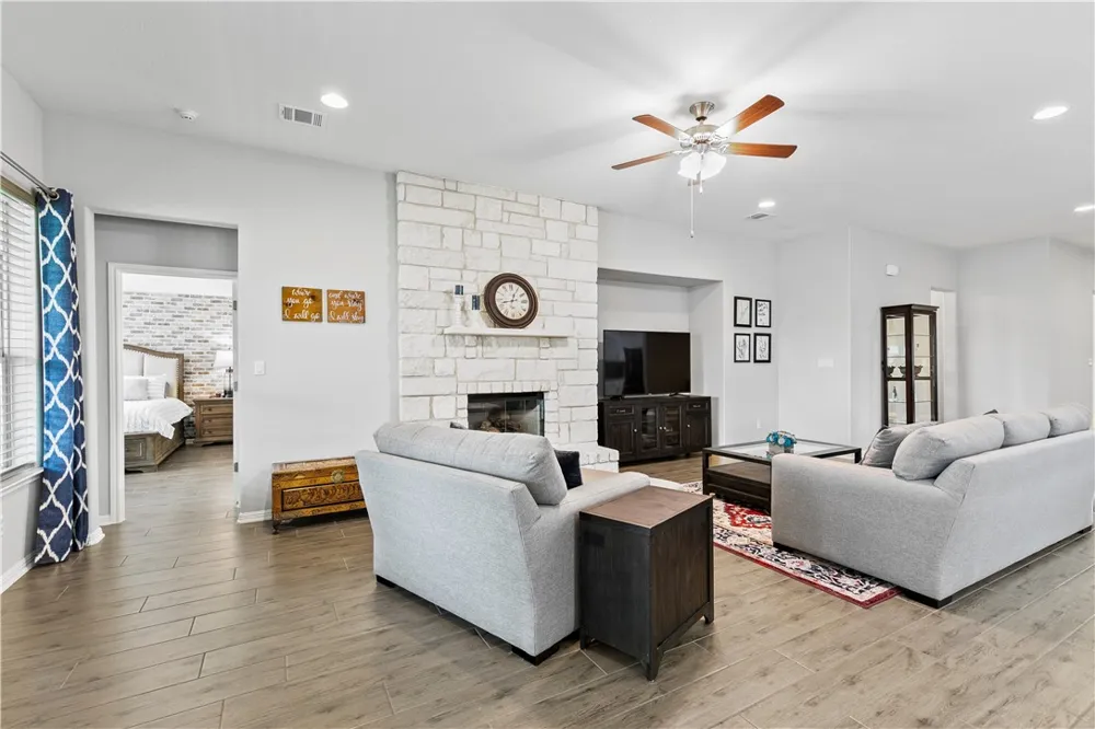 20217 Great Egret Lane Pflugerville, TX 78660