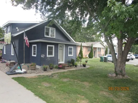 306 2nd Street SW
