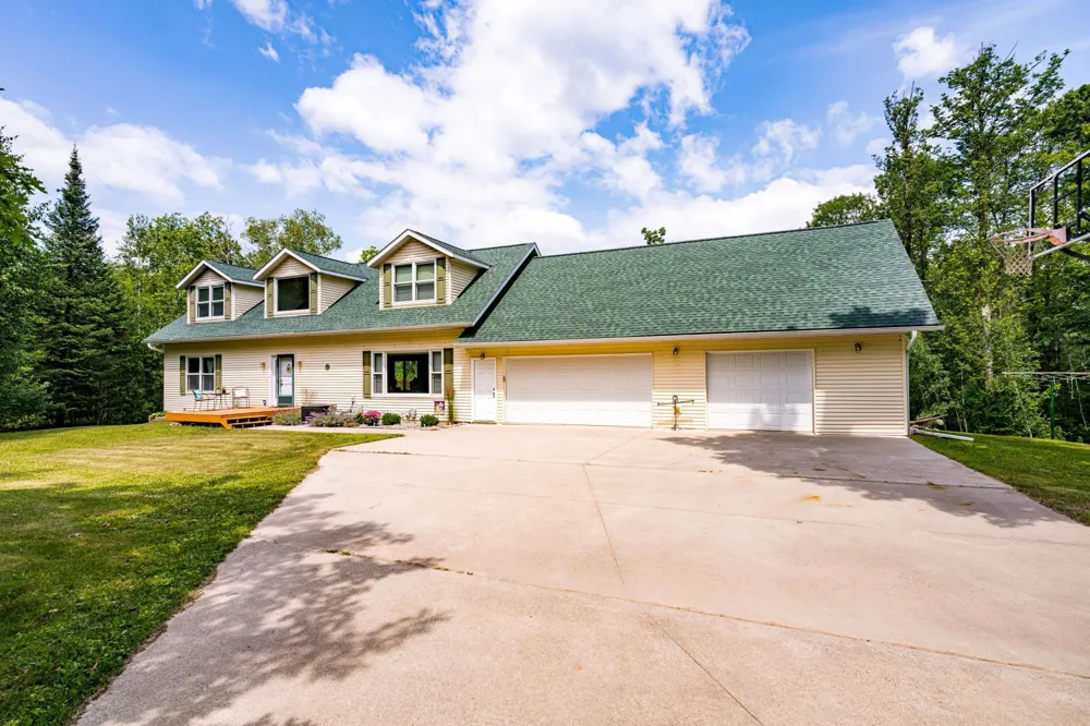 26644 Baich Road Bovey, MN 55709