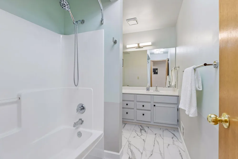 236 6th Street NE Minneapolis, MN 55413
