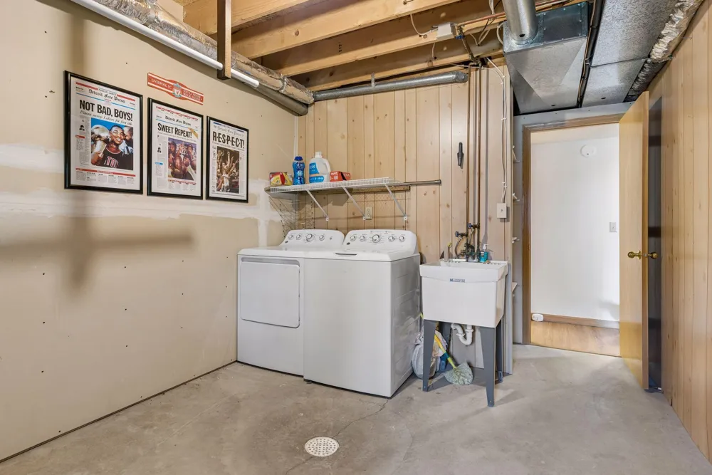 236 6th Street NE Minneapolis, MN 55413