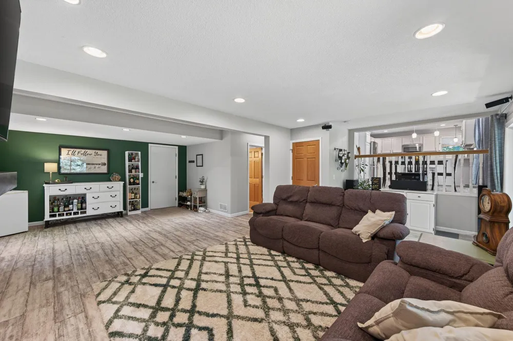 12754 Independence Avenue Savage, MN 55378