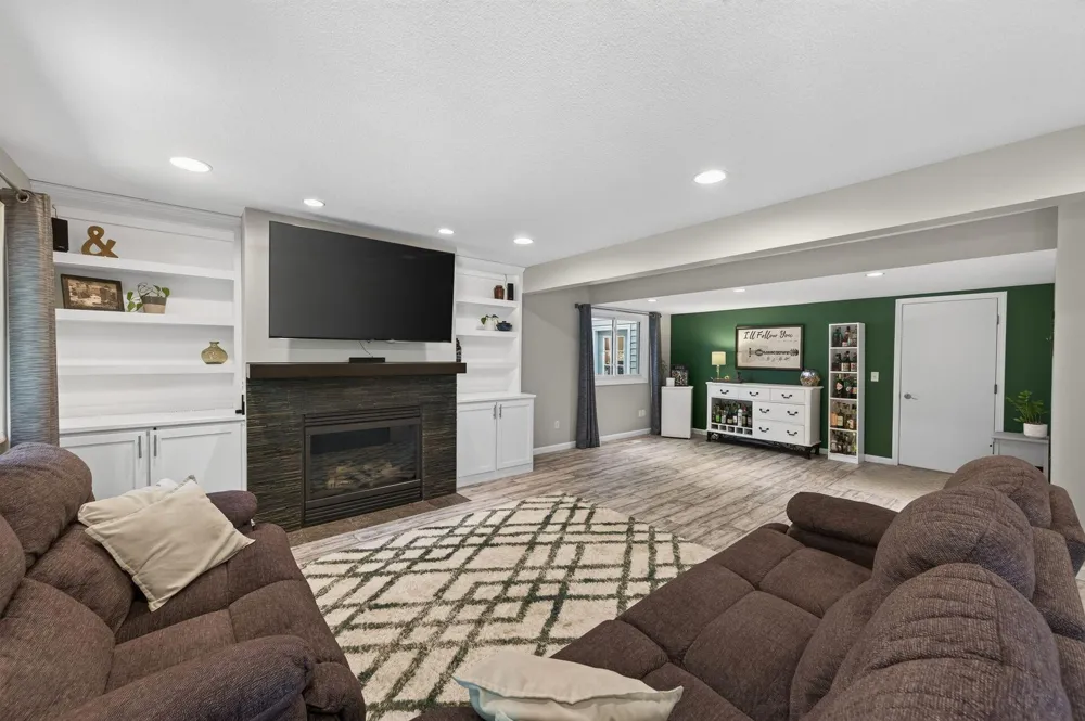 12754 Independence Avenue Savage, MN 55378