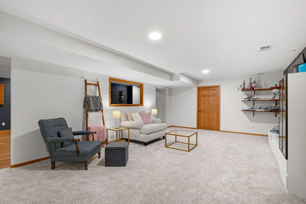 659 Crestview Lane Owatonna, MN 55060