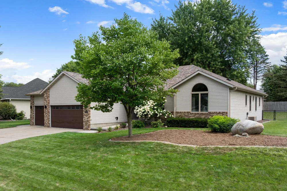 659 Crestview Lane Owatonna, MN 55060