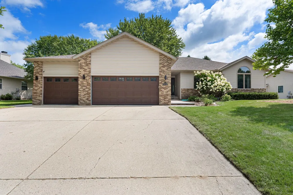 659 Crestview Lane Owatonna, MN 55060