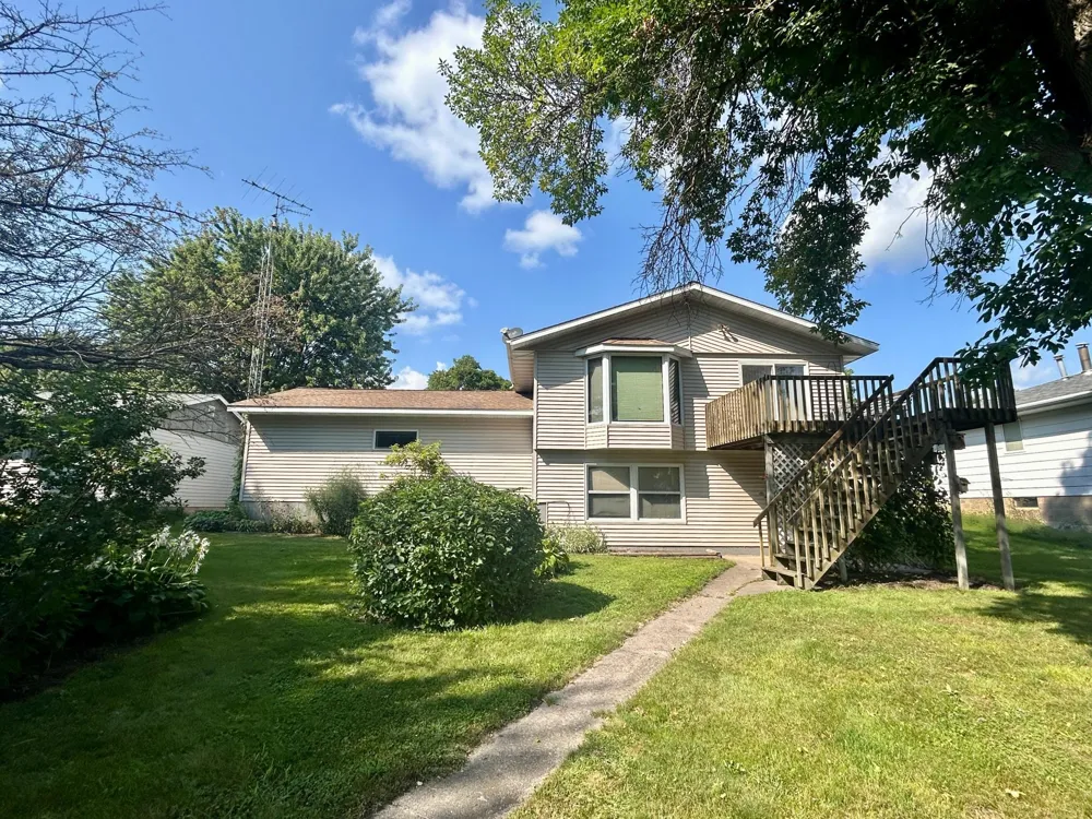 913 High Avenue Gaylord, MN 55334