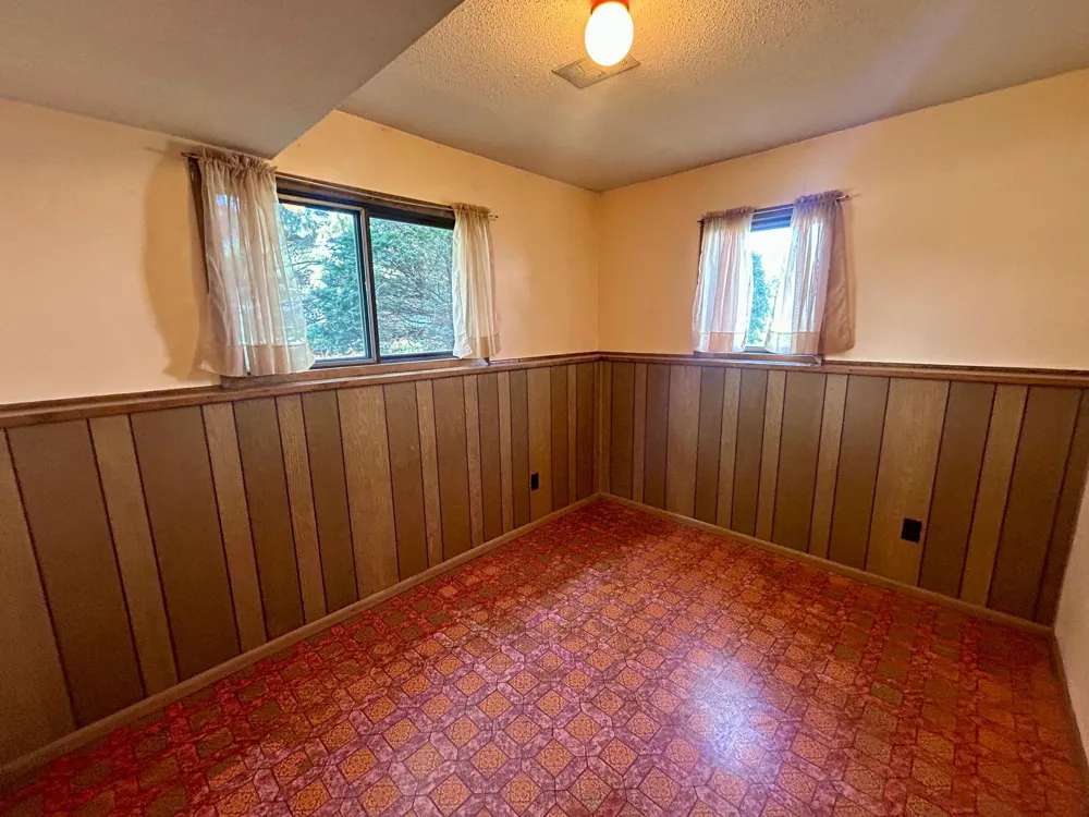 913 High Avenue Gaylord, MN 55334