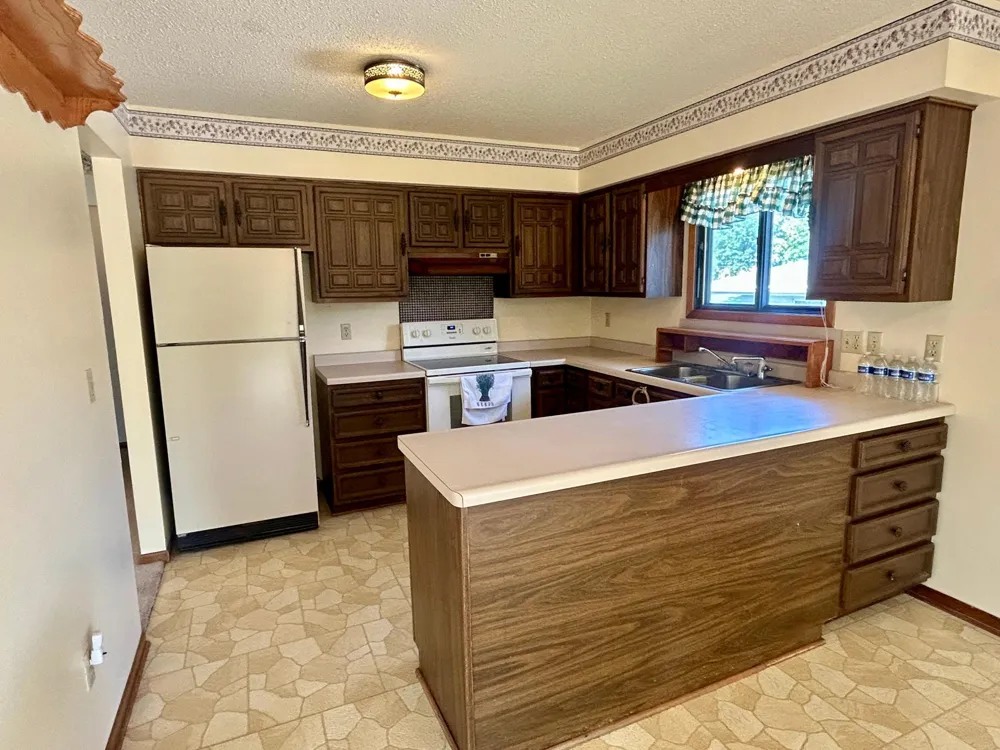 913 High Avenue Gaylord, MN 55334