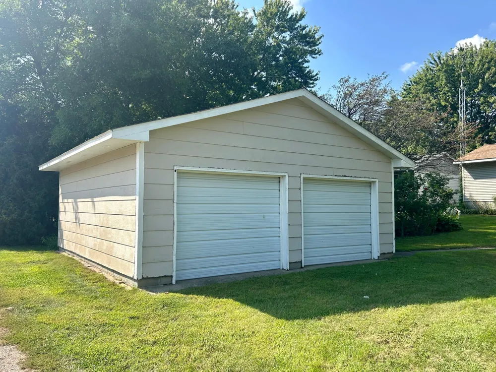 913 High Avenue Gaylord, MN 55334