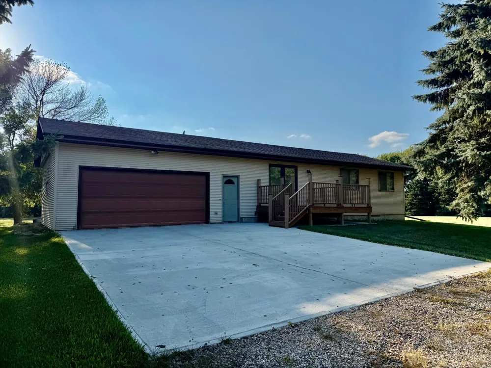27661 Town Avenue Worthington, MN 56187