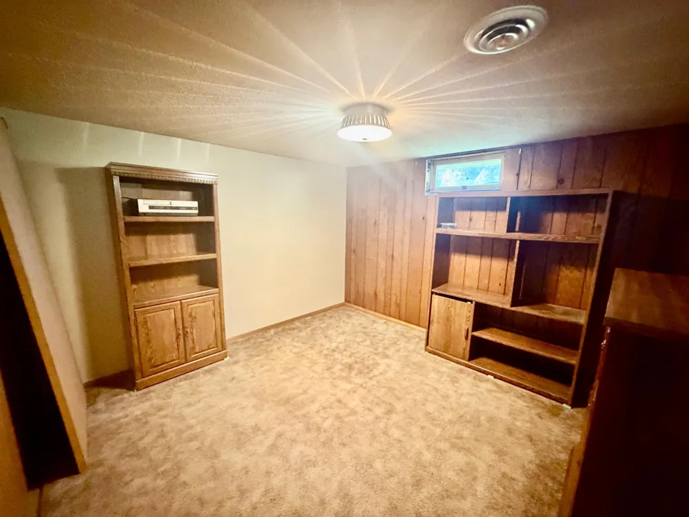 27661 Town Avenue Worthington, MN 56187