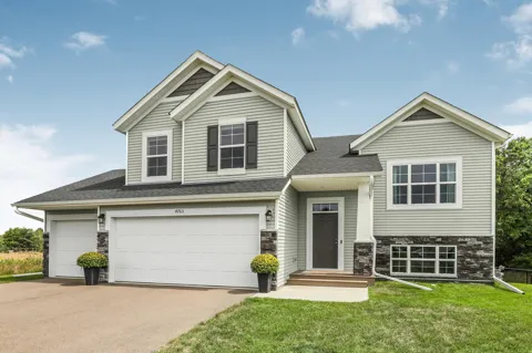 4765 8th Street Loop NE