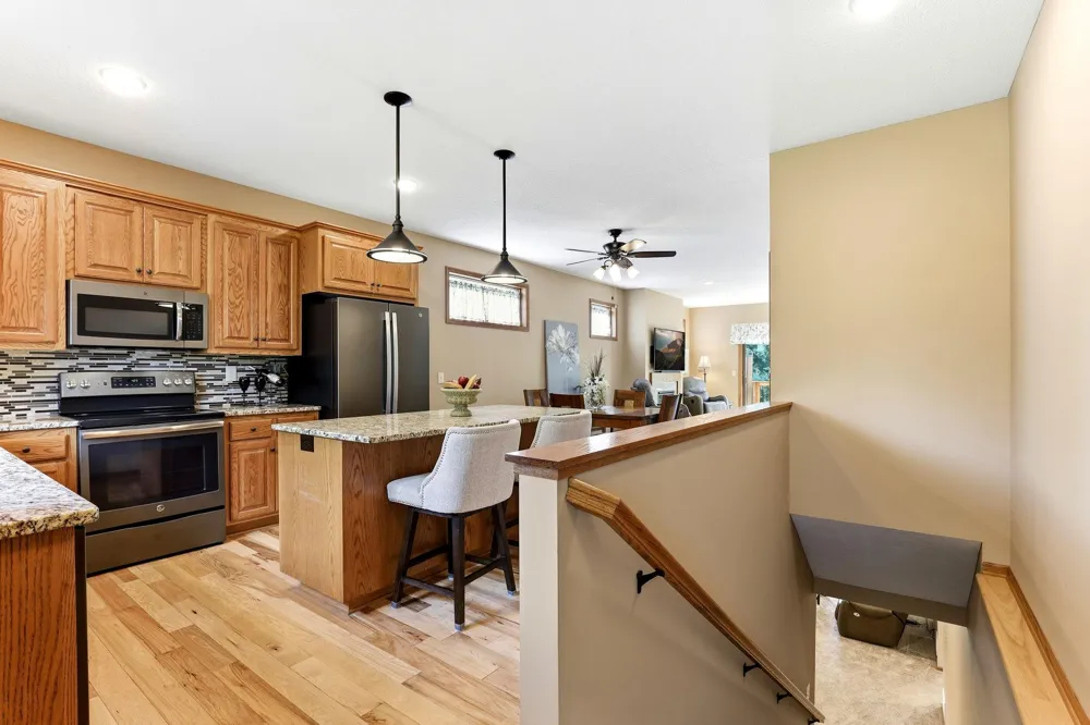 2061 Cardinal Glen North Saint Paul, MN 55109