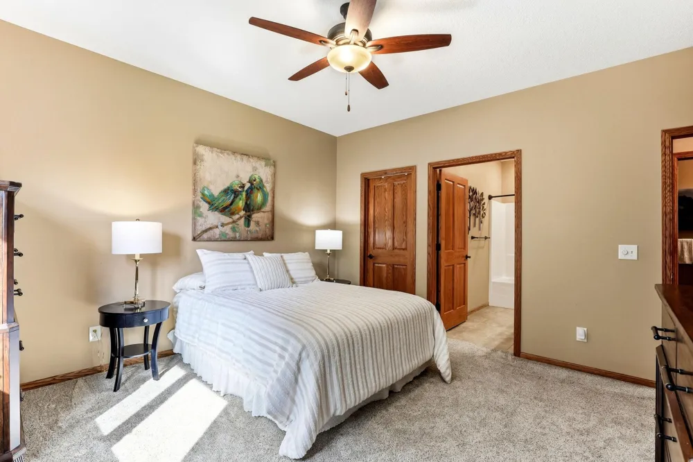 2061 Cardinal Glen North Saint Paul, MN 55109