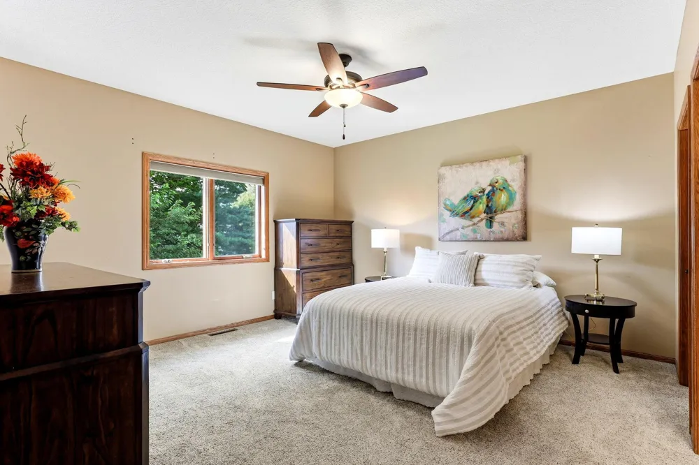 2061 Cardinal Glen North Saint Paul, MN 55109