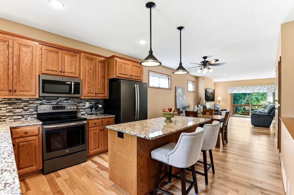 2061 Cardinal Glen North Saint Paul, MN 55109