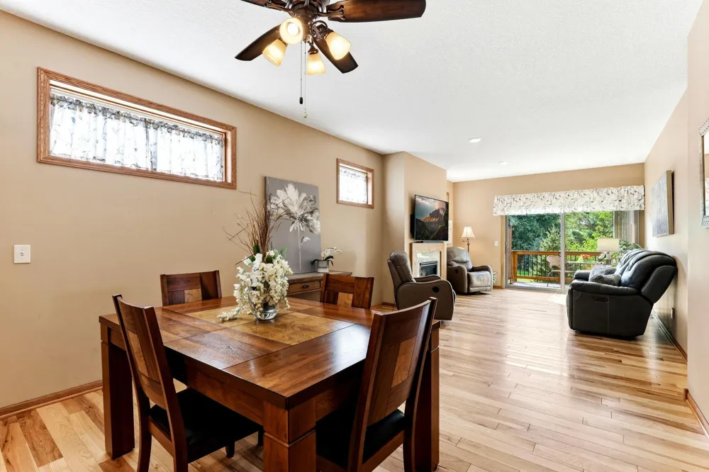 2061 Cardinal Glen North Saint Paul, MN 55109