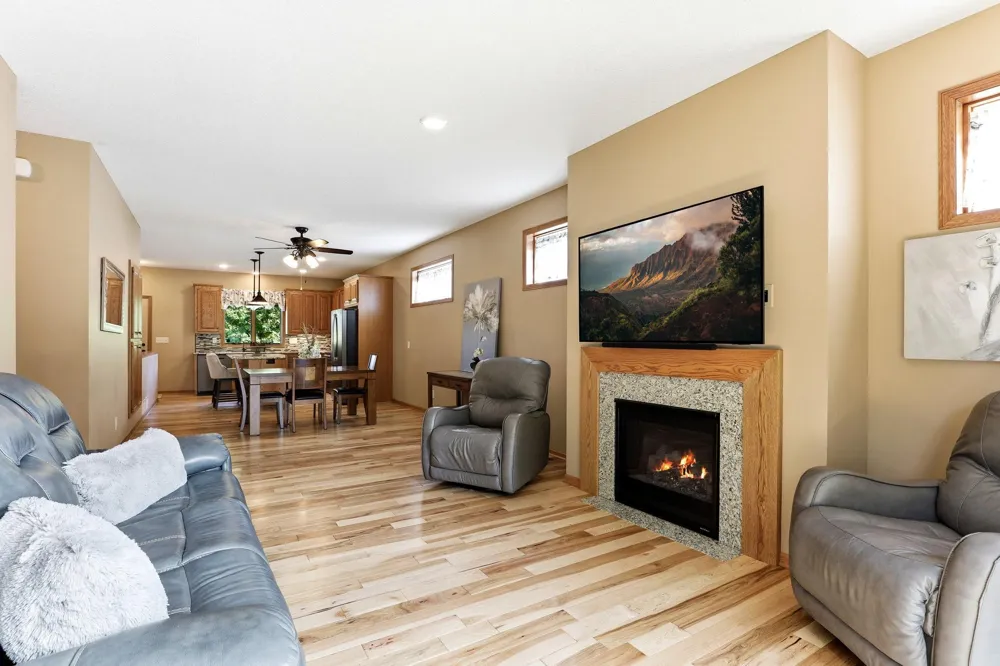 2061 Cardinal Glen North Saint Paul, MN 55109