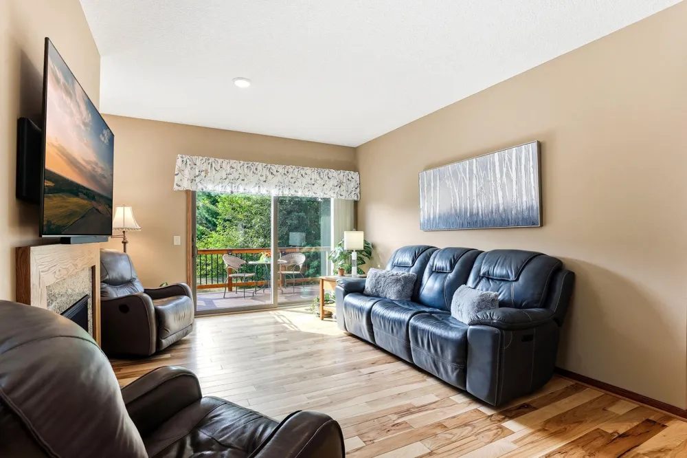 2061 Cardinal Glen North Saint Paul, MN 55109