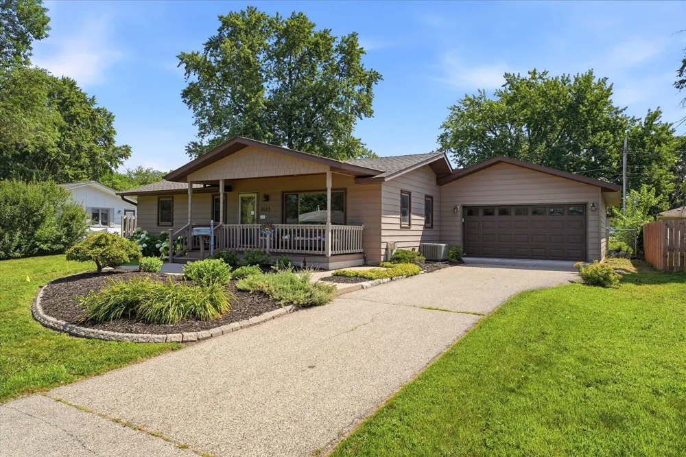 8137 16th Avenue S Bloomington, MN 55425