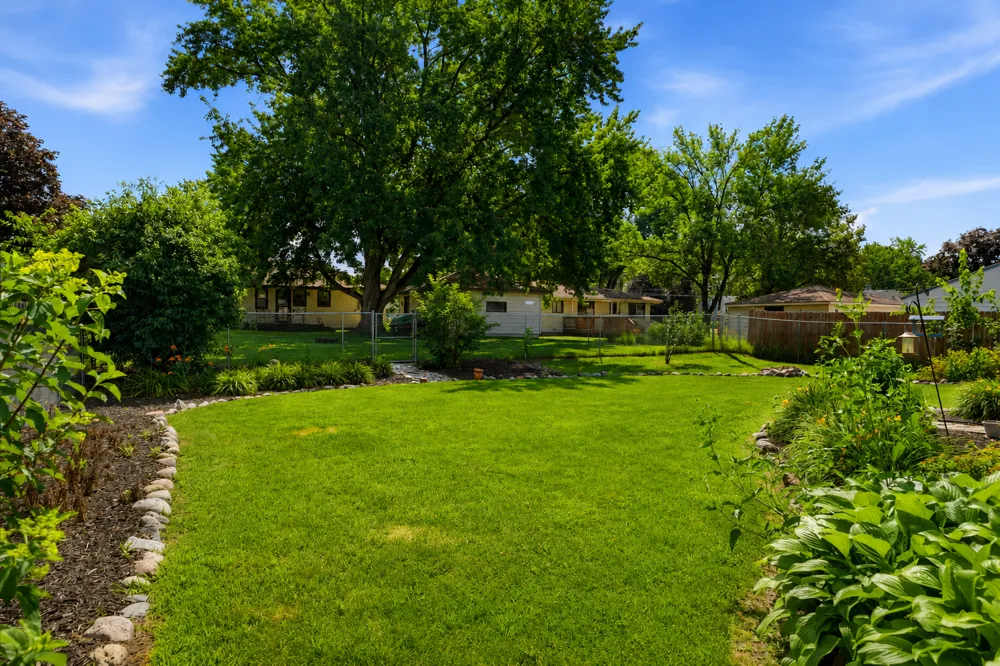 8137 16th Avenue S Bloomington, MN 55425