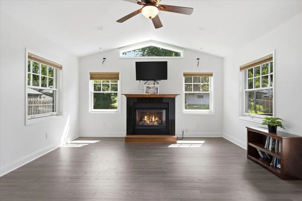 8137 16th Avenue S Bloomington, MN 55425