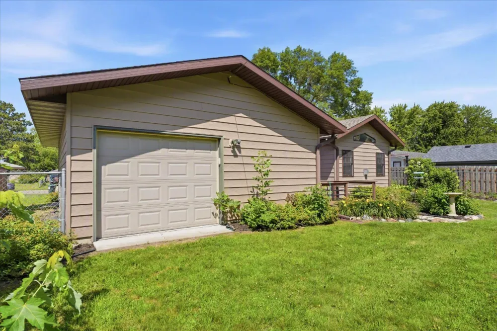 8137 16th Avenue S Bloomington, MN 55425