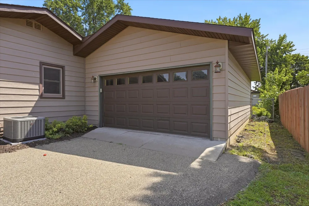 8137 16th Avenue S Bloomington, MN 55425