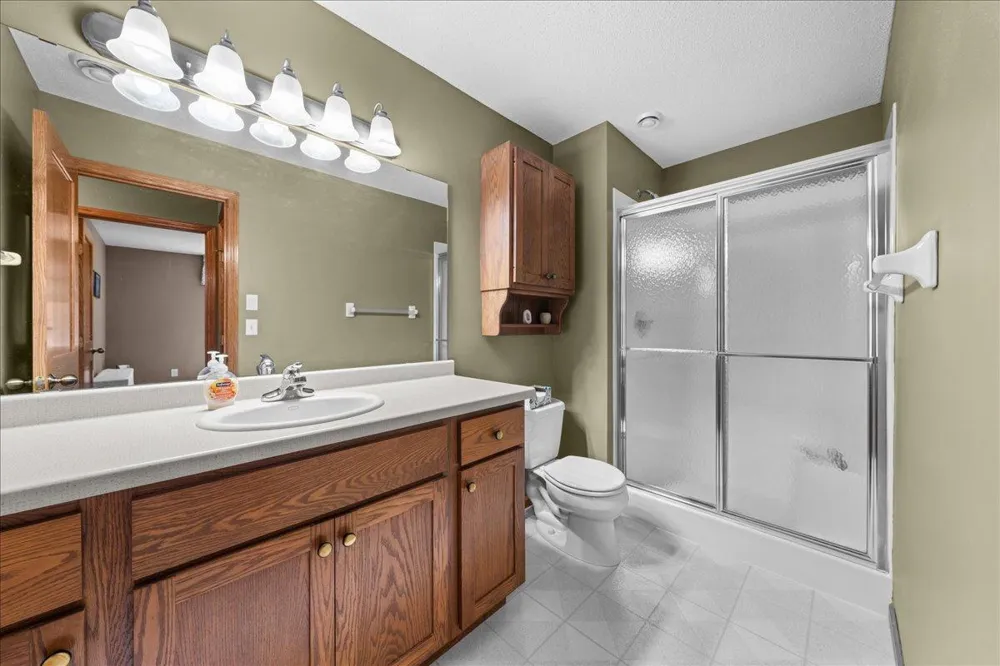 9779 Wedgewood Circle Woodbury, MN 55125