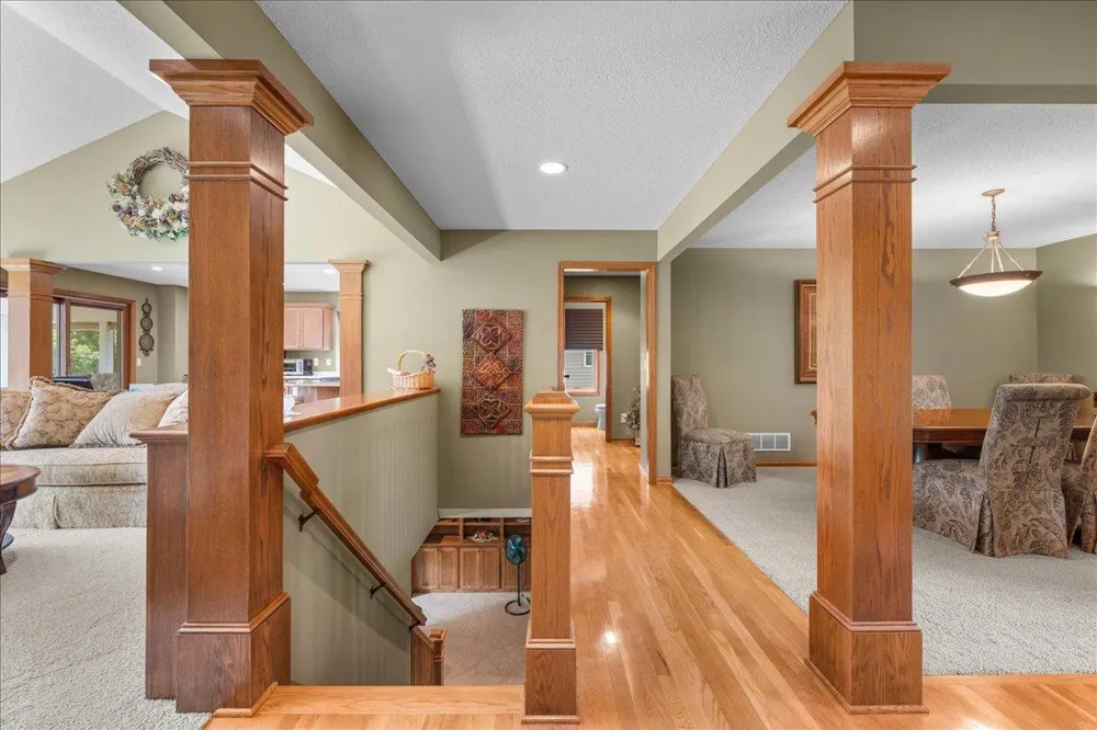 9779 Wedgewood Circle Woodbury, MN 55125