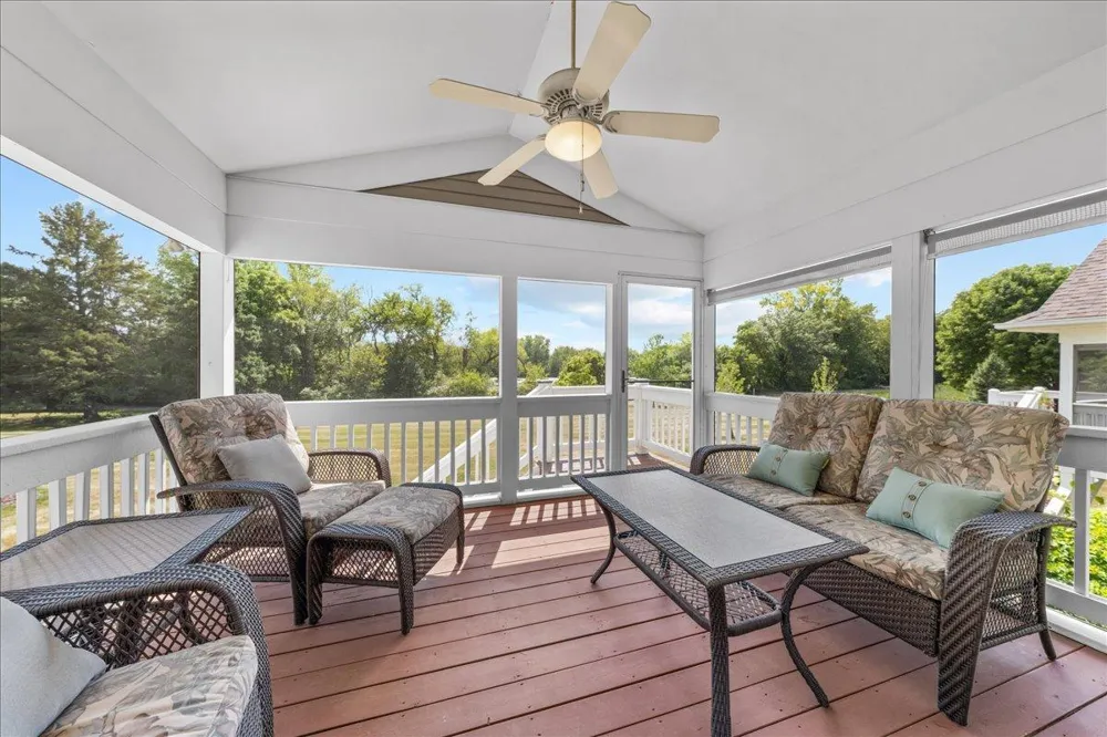 9779 Wedgewood Circle Woodbury, MN 55125