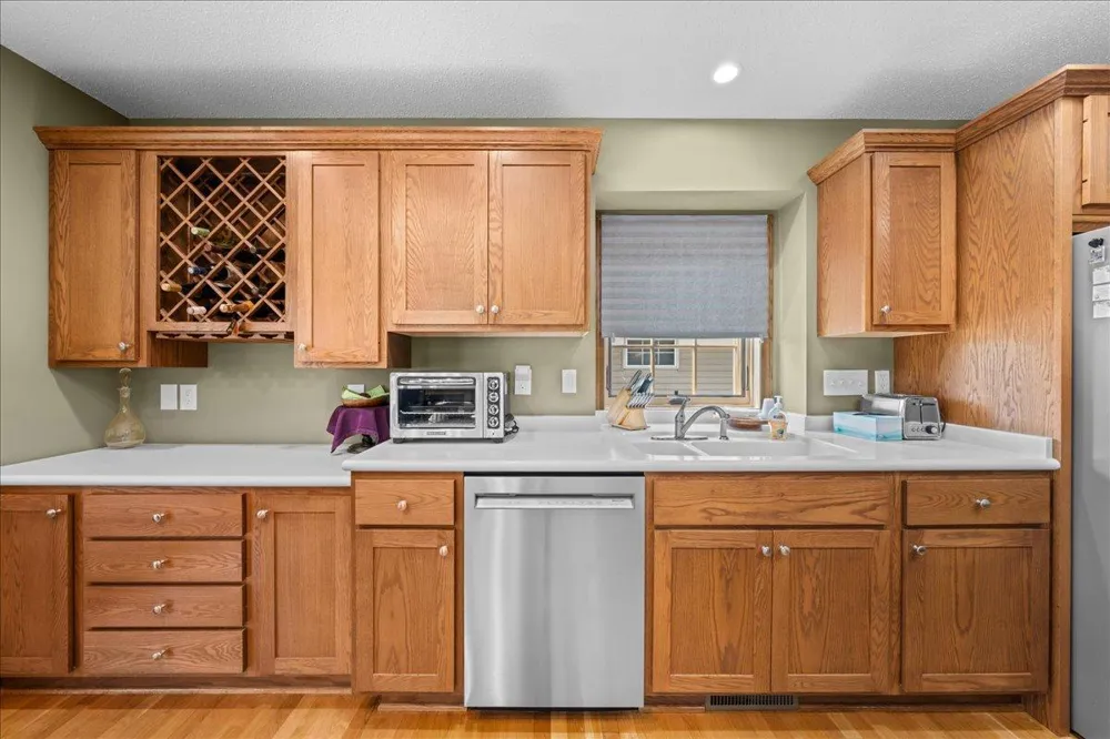 9779 Wedgewood Circle Woodbury, MN 55125