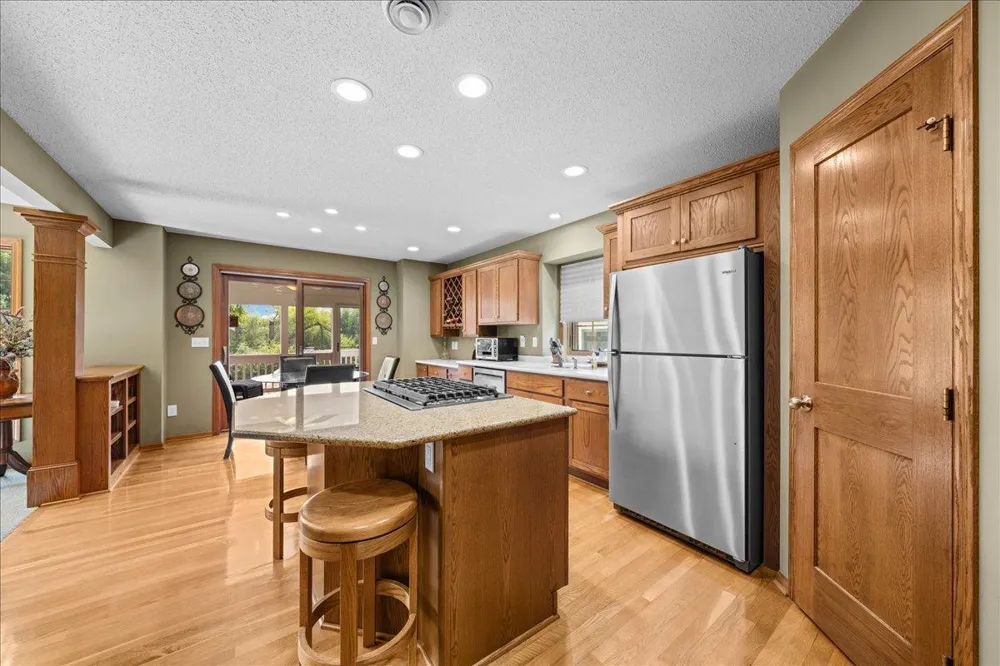 9779 Wedgewood Circle Woodbury, MN 55125
