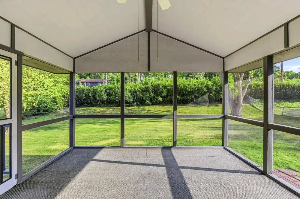 104 Meadow Circle Burnsville, MN 55337