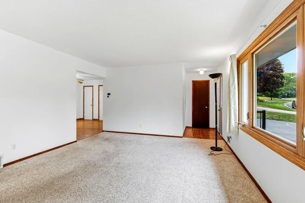 104 Meadow Circle Burnsville, MN 55337