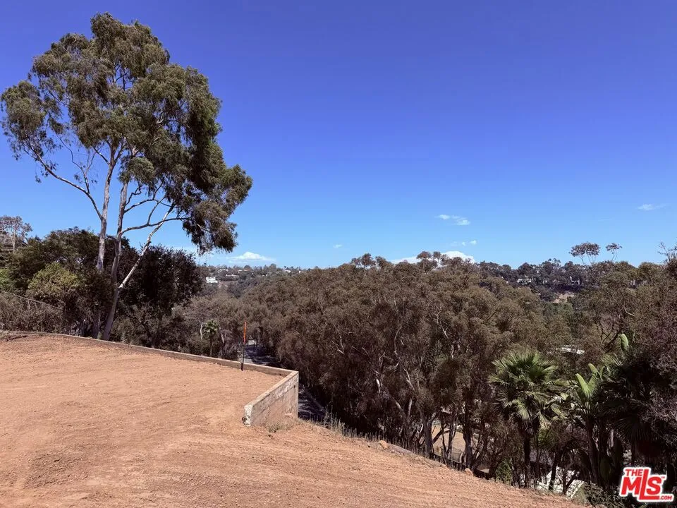824 Chautauqua Boulevard Los Angeles, CA 90272