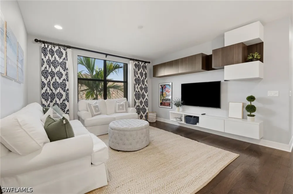 CINNAMON BAY CIRCLE Naples, FL 34119