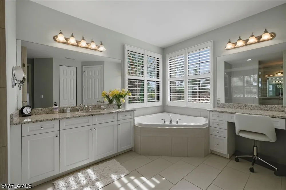 CINNAMON BAY CIRCLE Naples, FL 34119