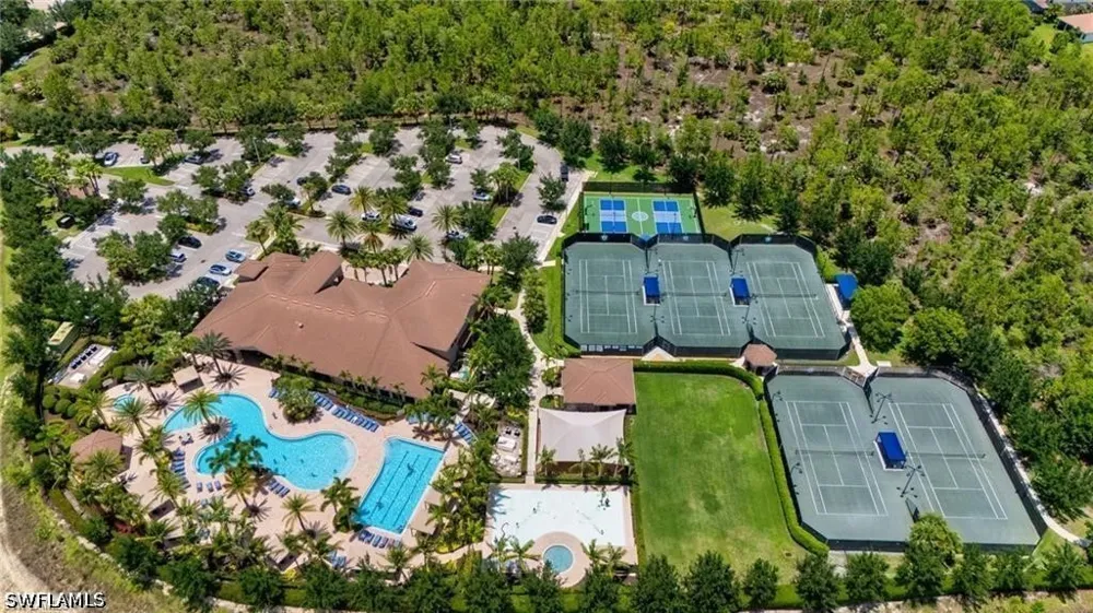 CINNAMON BAY CIRCLE Naples, FL 34119