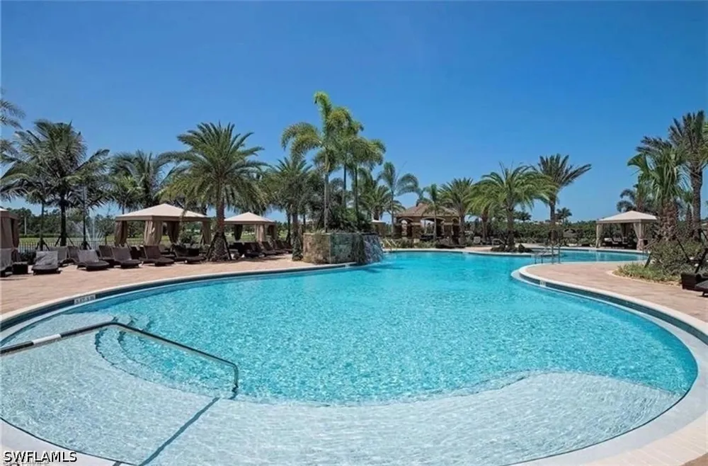 CINNAMON BAY CIRCLE Naples, FL 34119