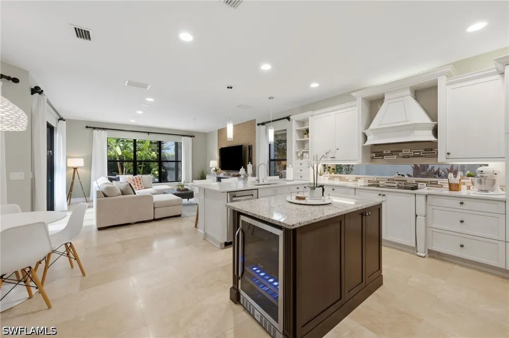 CINNAMON BAY CIRCLE Naples, FL 34119