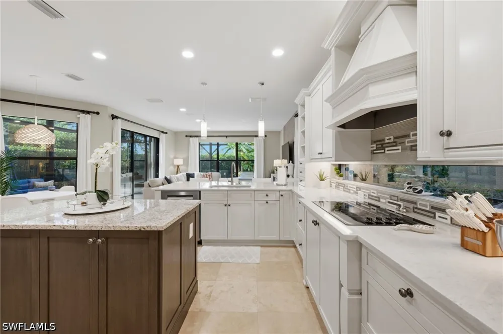 CINNAMON BAY CIRCLE Naples, FL 34119