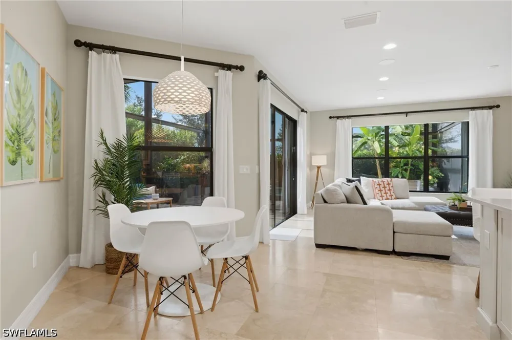 CINNAMON BAY CIRCLE Naples, FL 34119