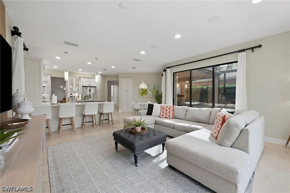 CINNAMON BAY CIRCLE Naples, FL 34119